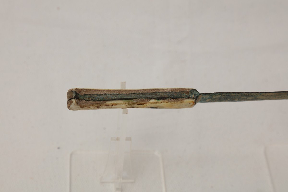 Antique Bronze Dagger Bone Guard-photo-4