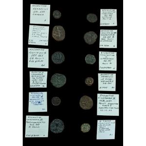 Collection Of 12 Byzantine Coins - Bronze - Middle Ages - Ex Col. Sand - Numismatics