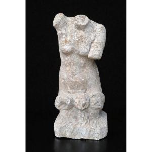 Grande Sculpture en pierre - Geneviève Pagano-Torse féminin drapé - Chef-d'œuvre des Beaux-Arts
