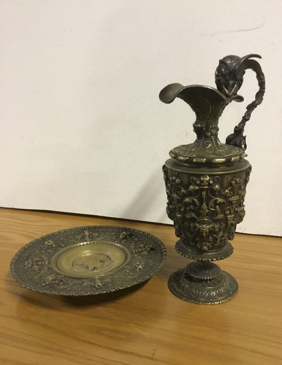 Aiguière et son présentoir, bronze, XIXe siècle