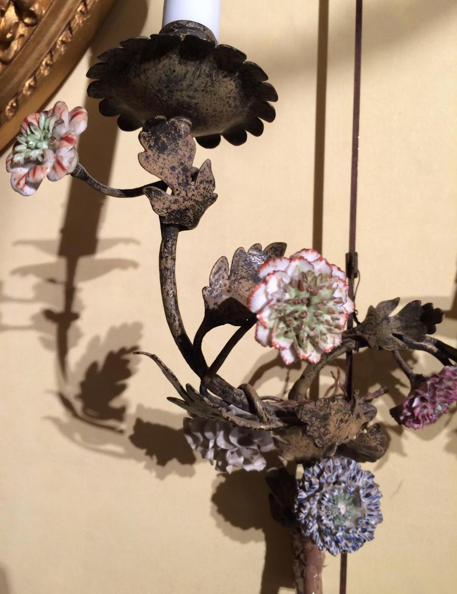 Paire d'appliques à décor de fleurs de porcelaine, 19°s-photo-1