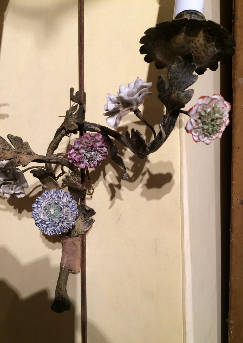 Paire d'appliques à décor de fleurs de porcelaine, 19°s-photo-2