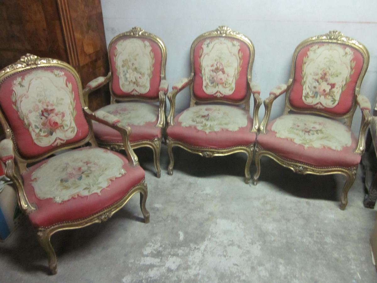 Suite de quatre fauteuils de style Louis XV, XIXe siècle