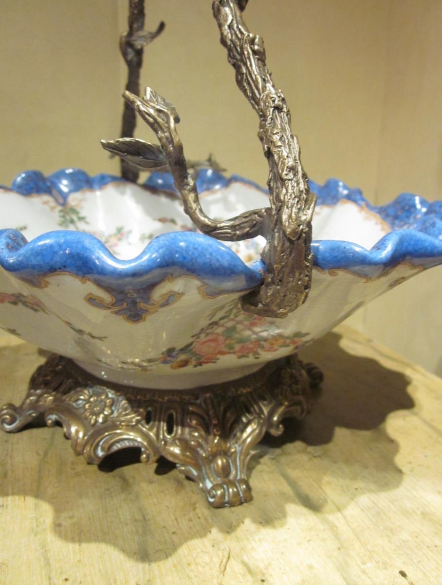 Coupe en faïence, monture à décor d'oiseaux-photo-1