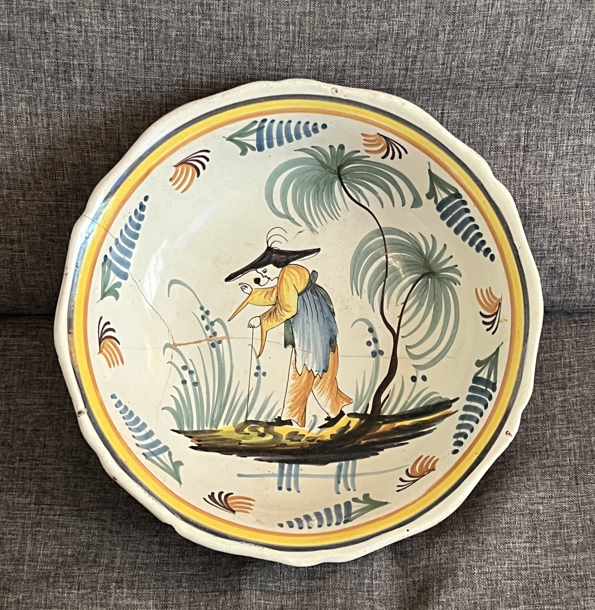 Grand Saladier Faïence Décor Au Chinois Ancy Le Franc 18 Eme Siecle