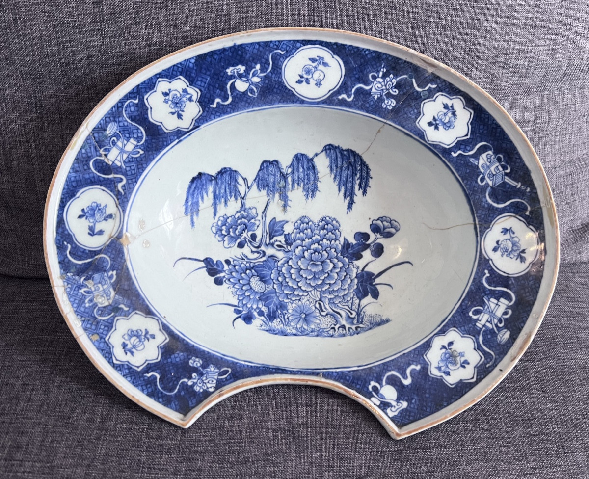 PLAT A BARBE EN FAÏENCE DE DELFT 18 EME SIECLE 