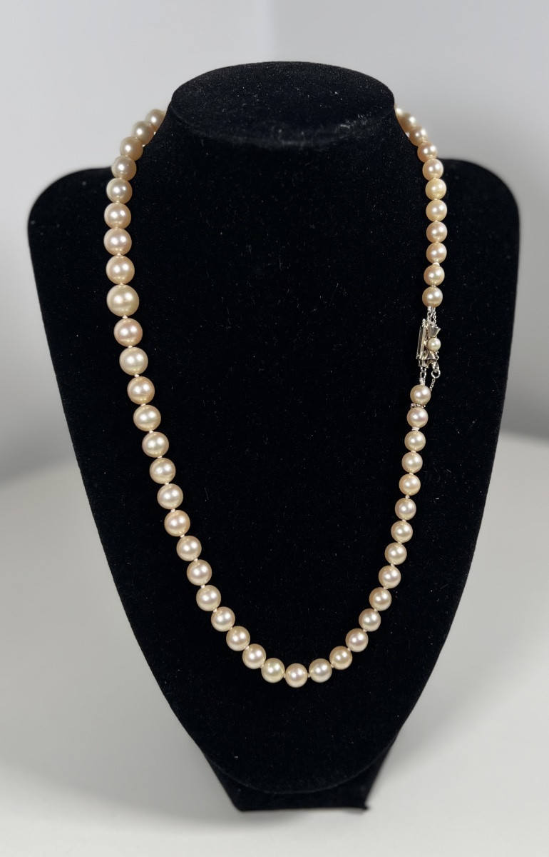 COLLIER 61 PERLES DE CULTURE CRÈME FERMOIR OR 18K 50,5 CM-photo-2