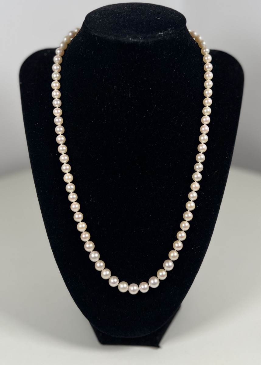 COLLIER 74 PERLES DE CULTURE AKOYA FERMOIR OR BLANC 18K 52 CM