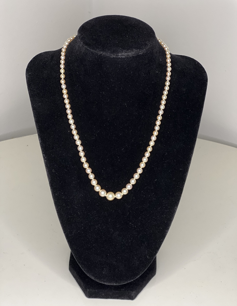 Necklace 85 Akoya Cultured Pearls Platinum Clasp And Diamonds 43 Cm