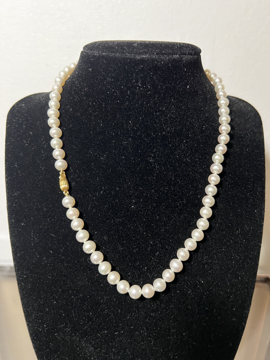 Choker Necklace With 64 White Cultured Pearls And A 750/1000 Gold Clasp, 42 Cm-photo-2