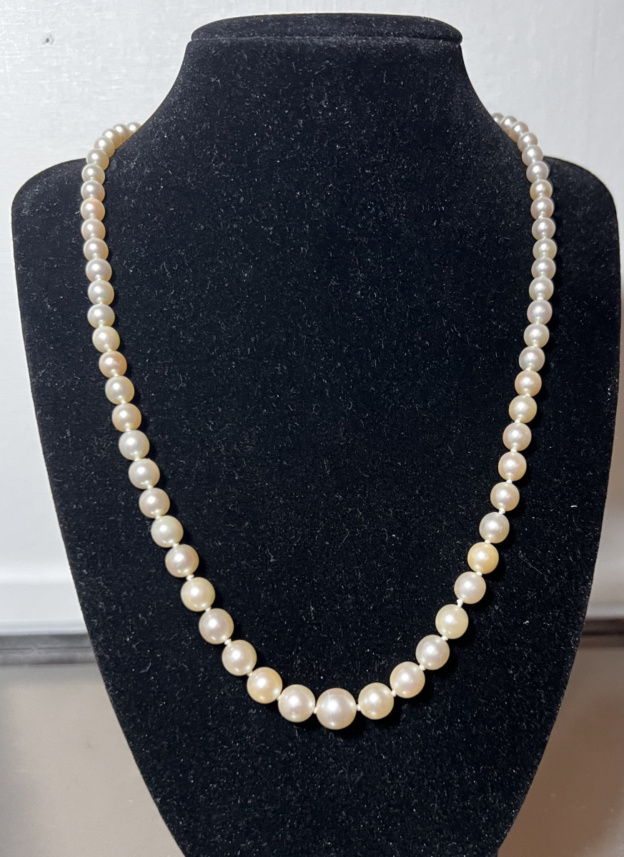 Collier en chute 71 perles de culture fermoir or et diamant 52 cm