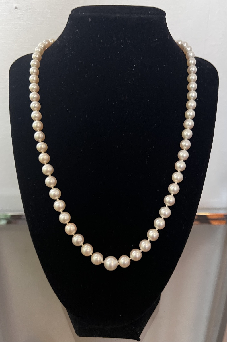Collier en chute 65 perles de culture Akoya fermoir or 3 diamants 34,5 cm