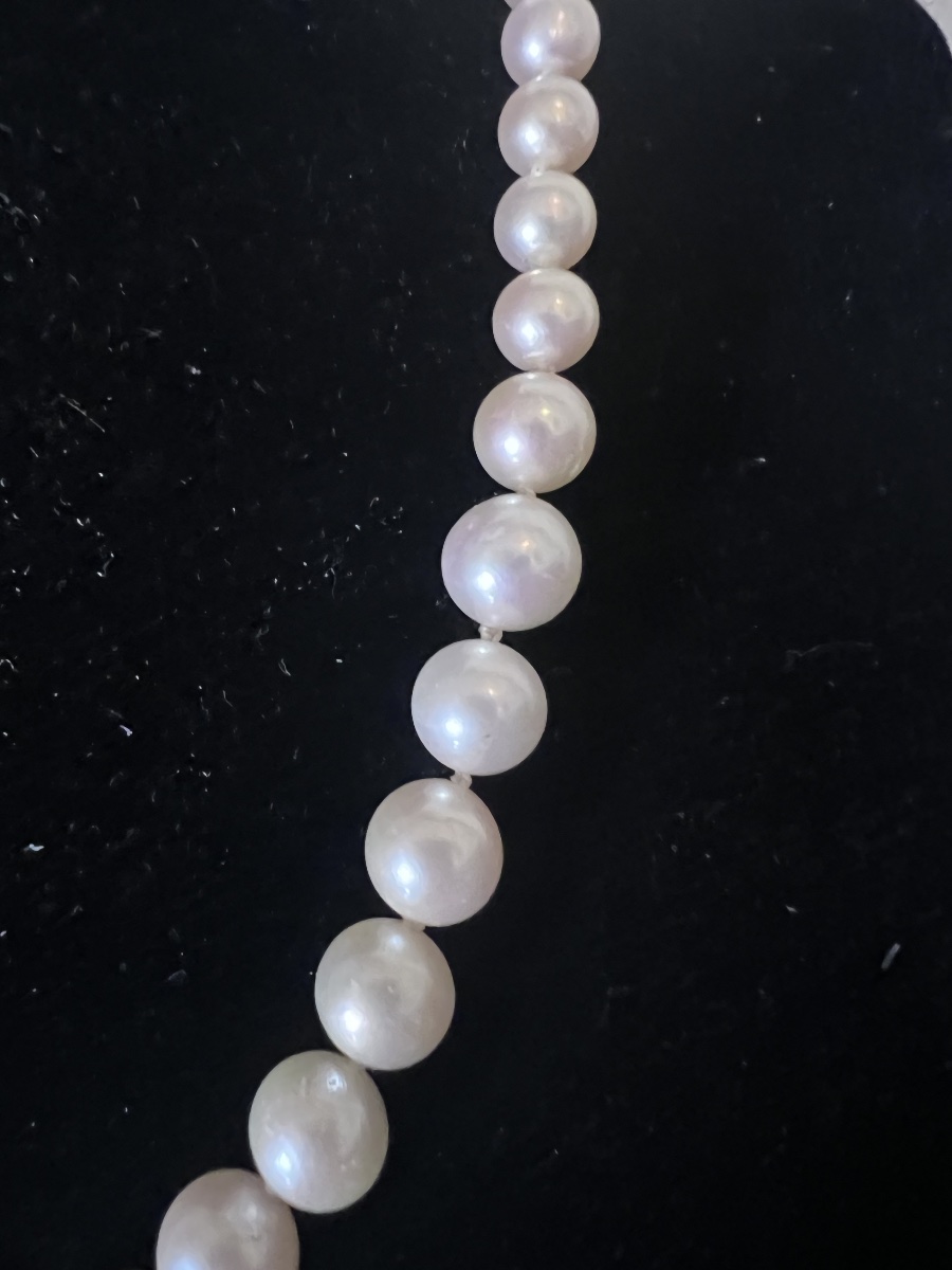 Collier 49 perles de culture Akoya 40 cm fermoir en platine émeraude et diamants-photo-2