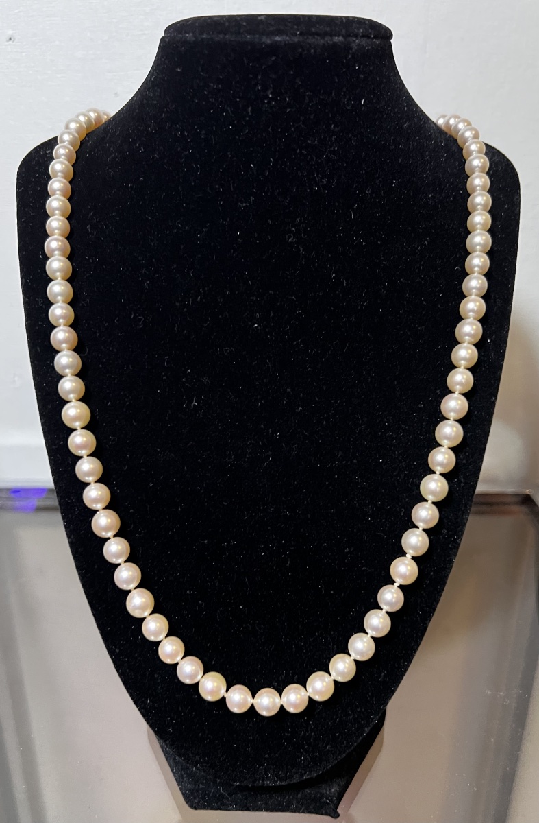 Sautoir collier 83 perles de culture fermoir or 18K 69 cm