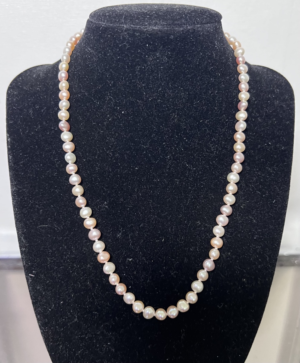 Necklace With 77 Cultured Pearls, 45 Cm, 750°/°° Gold Clasp-photo-2