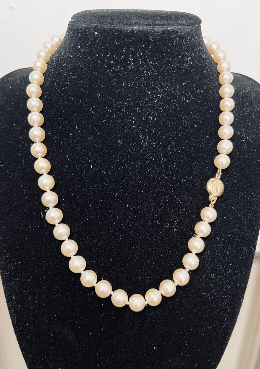 Collier choker 51 perles de culture AKOYA  fermoir or 18k 44,5 cm