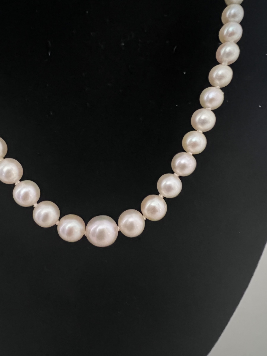 Cascading Necklace With 67 Akoya Cultured Pearls, 18k Gold Clasp And Chain, 47 Cm-photo-2
