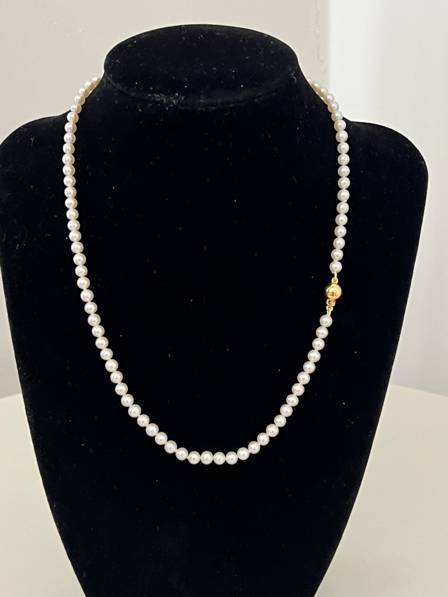 Choker Necklace With 94 Cultured Pearls, 18k Gold Clasp, 43 Cm-photo-3