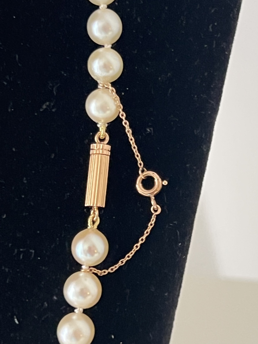 Choker Necklace With 59 Akoya Cultured Pearls And An 18k Gold Clasp, 49 Cm-photo-4