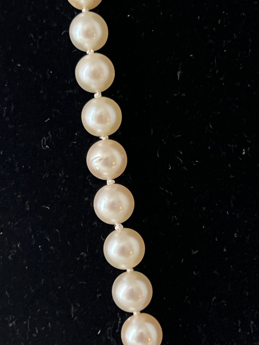 Choker Necklace With 59 Akoya Cultured Pearls And An 18k Gold Clasp, 49 Cm-photo-2