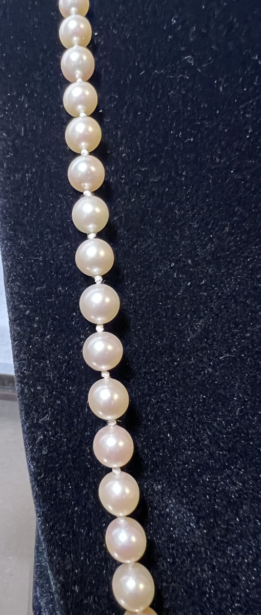 Necklace With 73 Akoya Cultured Pearls And An 18k Gold Clasp Set Within A Pearl, 61 Cm-photo-2