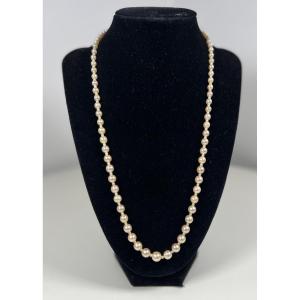 Necklace Of Small And Large Cultured Pearls With 750°/°° Gold Clasp, 55.5 Cm