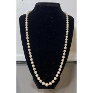 Collier 73 perles de culture AKOYA fermoir or 18K dans une perle 61 cm