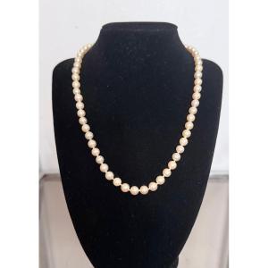 Collier choker 60 perles de culture akoya fermoir et chaîne en or 18K 46 cm