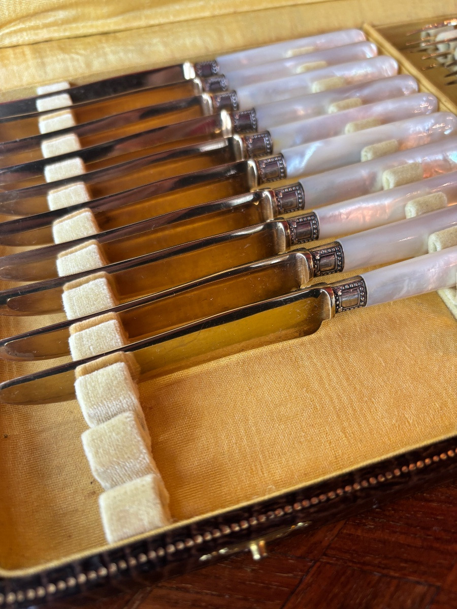 36 Dessert Cutlery Sets With Mother-of-pearl Handles And Silver Ferrule. -photo-5