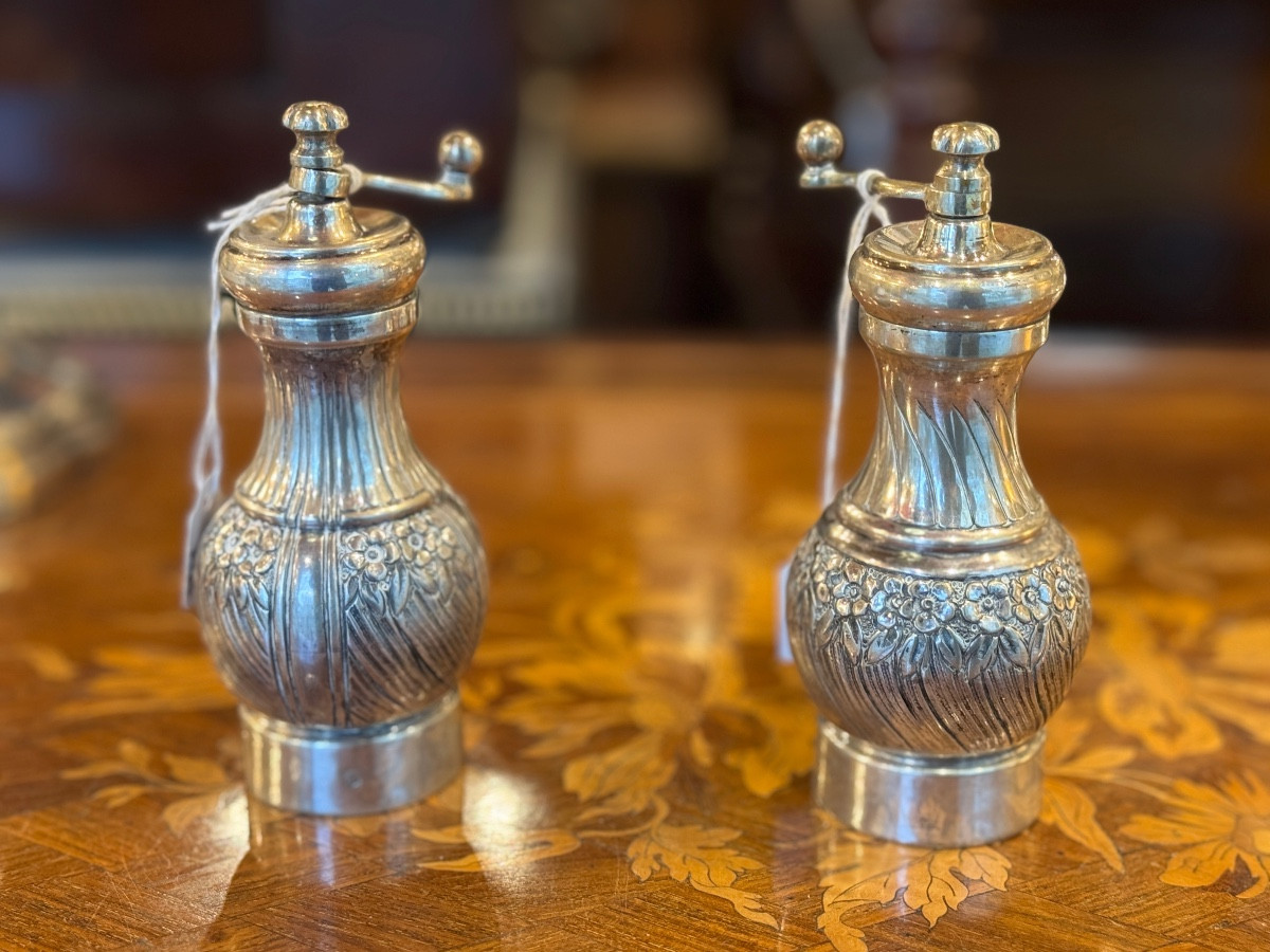 Paire de moulins à poivre art nouveau en argent massif 800