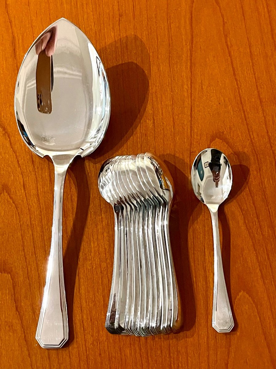 Christofle America ,12 Cuillères à Glace Et Une Pelle De Service à Glace Excellent état 
