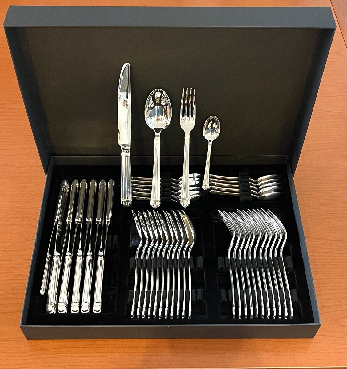 Christofle Aria 48 Piece Cutlery Set In Very Good Condition 