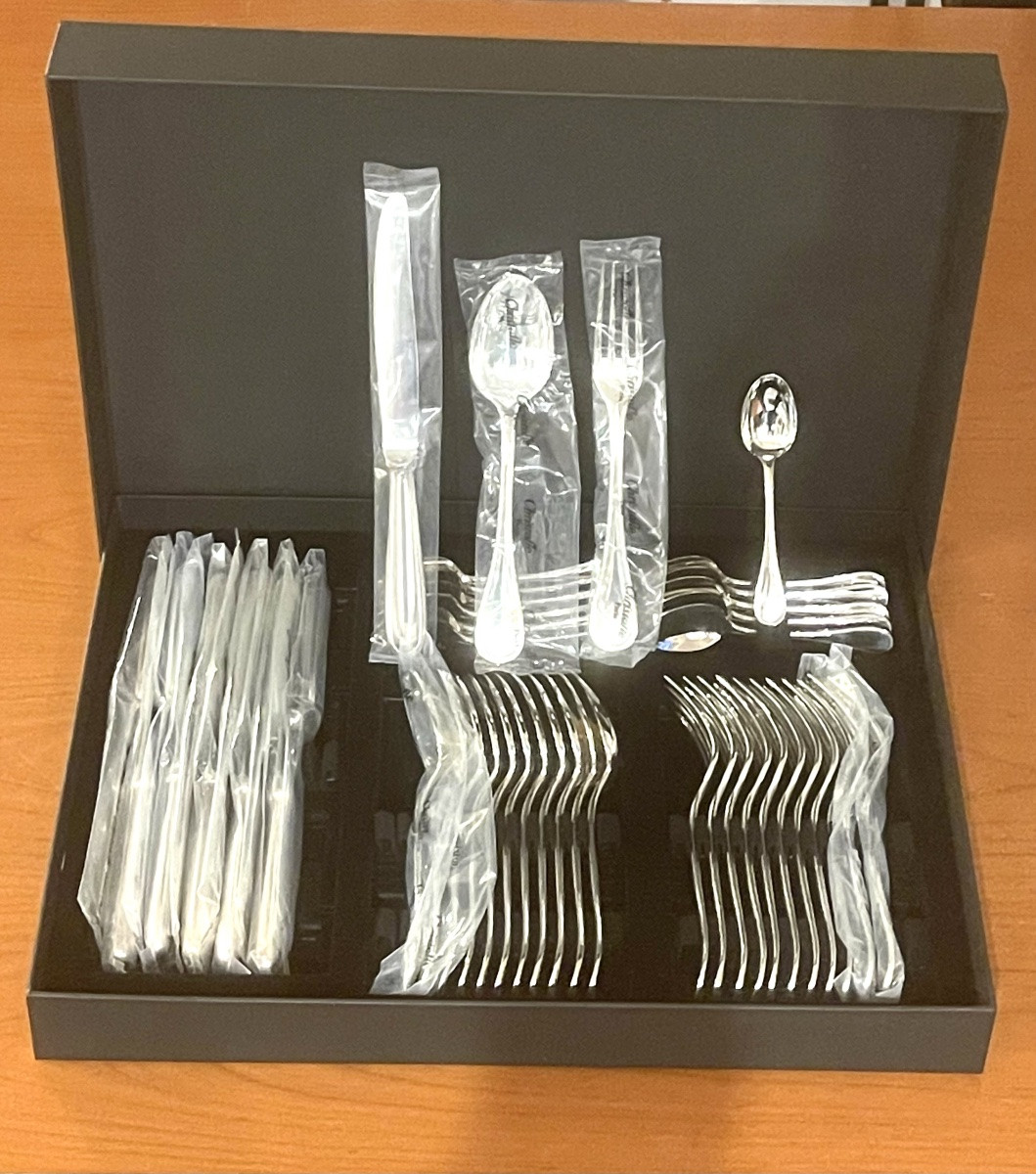 Christofle Pearls, 48-piece Flatware Set, Mint Condition -photo-2