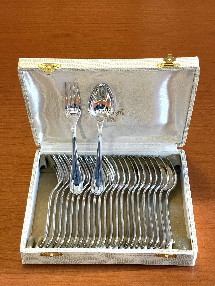 Christofle spatours , couverts à entremet , 12 cuillères,12 fourchettes état neuf 