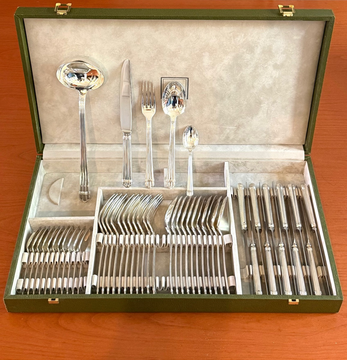 Christofle aria , Ménagère 49 pièces , excellent état -photo-2