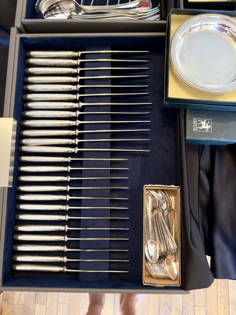 Ercuis 218-piece Dinner Set With 6-drawer Silverware Chest -photo-4