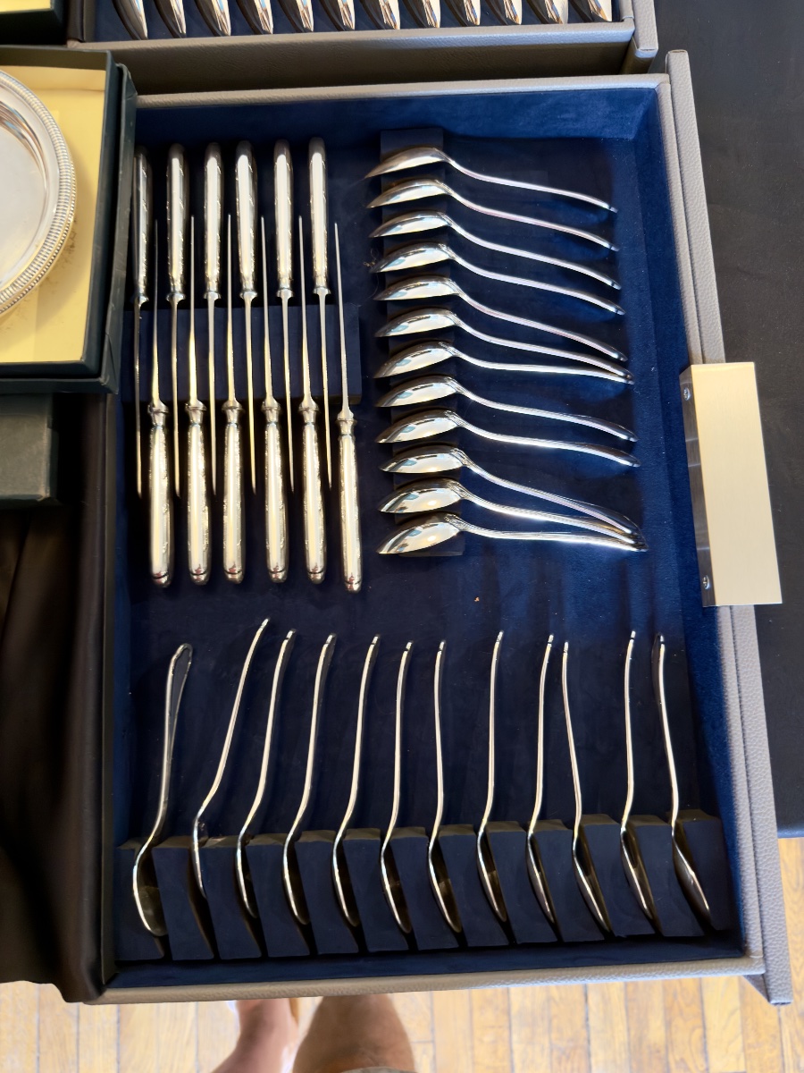 Ercuis 218-piece Dinner Set With 6-drawer Silverware Chest -photo-6
