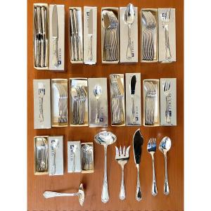 Ercuis 124-piece Louis XV Style Flatware Set In Excellent Condition, Original Boxes 