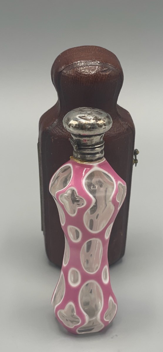 Perfume Bottle And Its Case-photo-3
