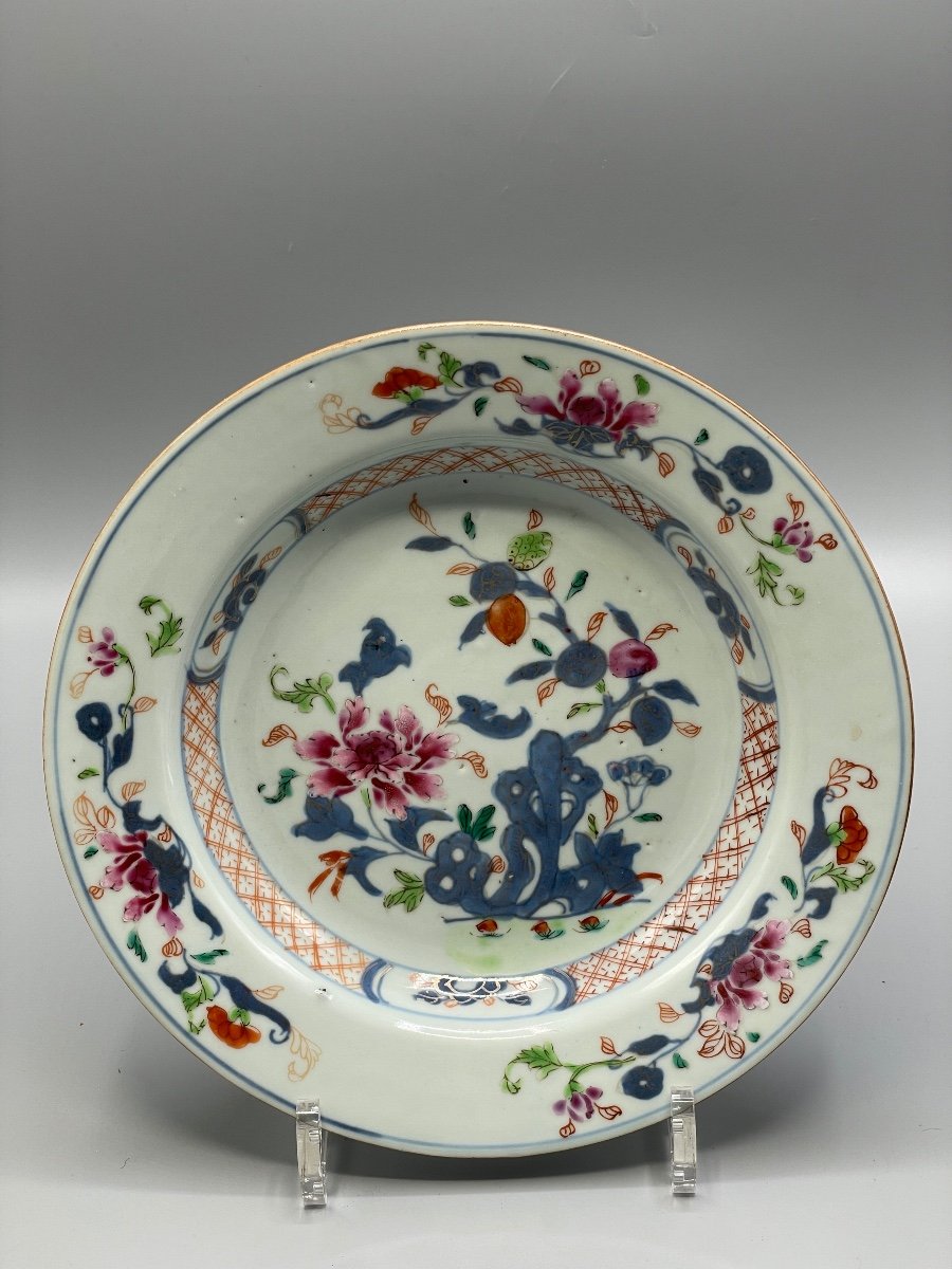 Series Of Three Soup Plates In Chinese Porcelain From The Rose Family-photo-3
