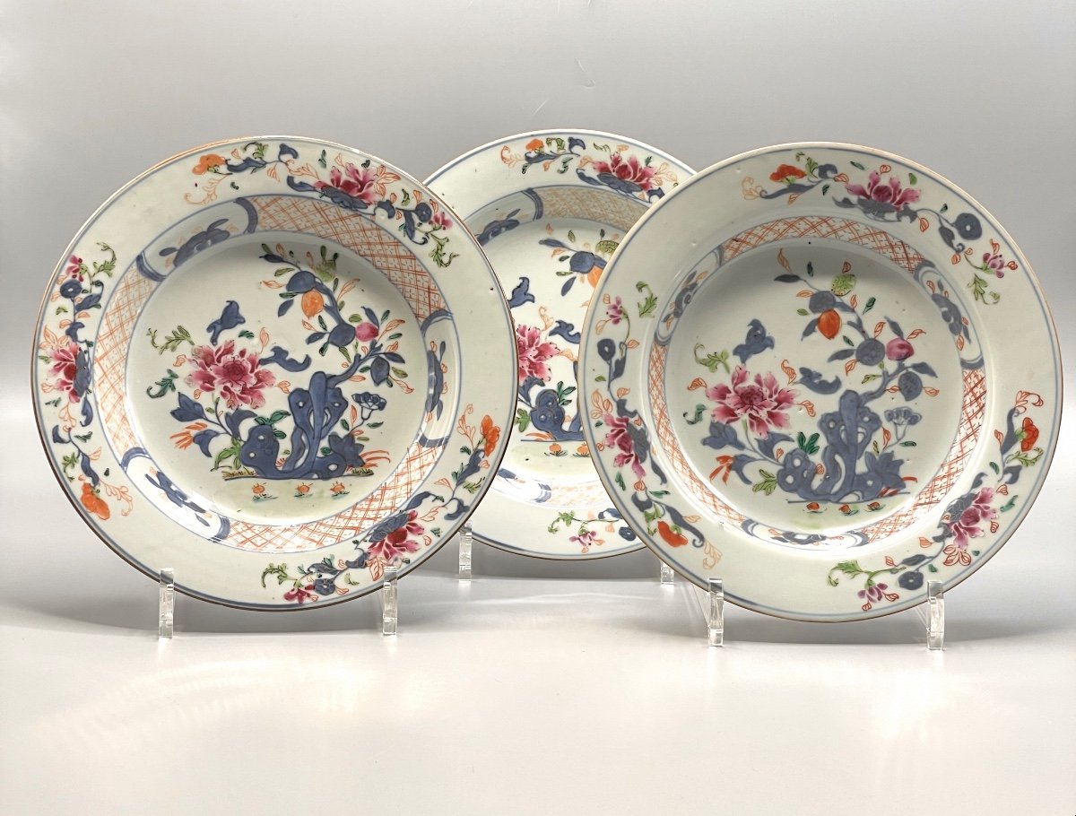Series Of Three Soup Plates In Chinese Porcelain From The Rose Family