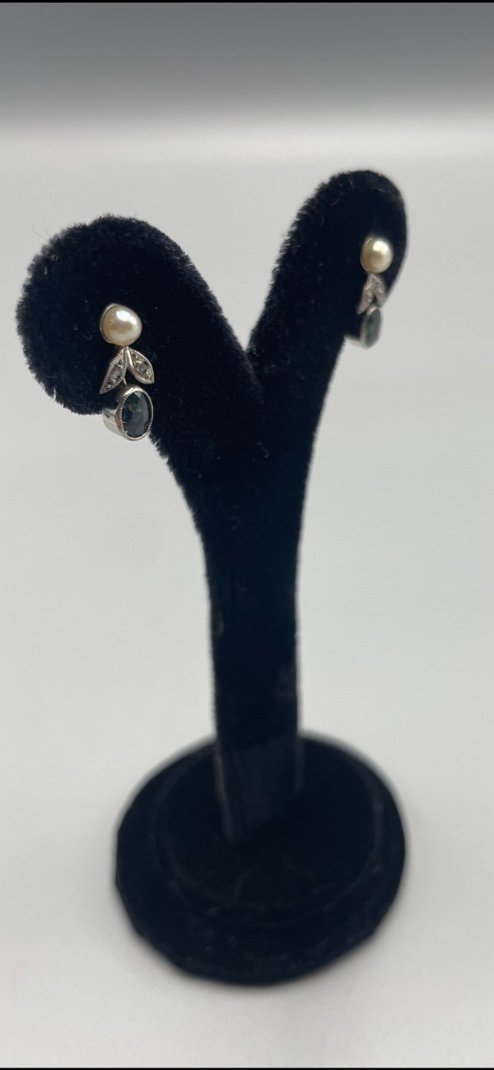 Lovely Pair Of Earrings-photo-2