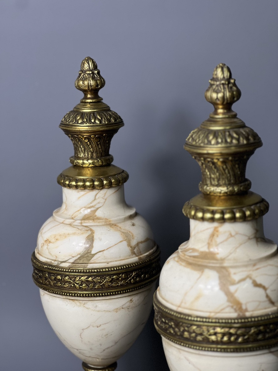 Paire d’urnes en marbre et bronze – Style Louis XVI -photo-1