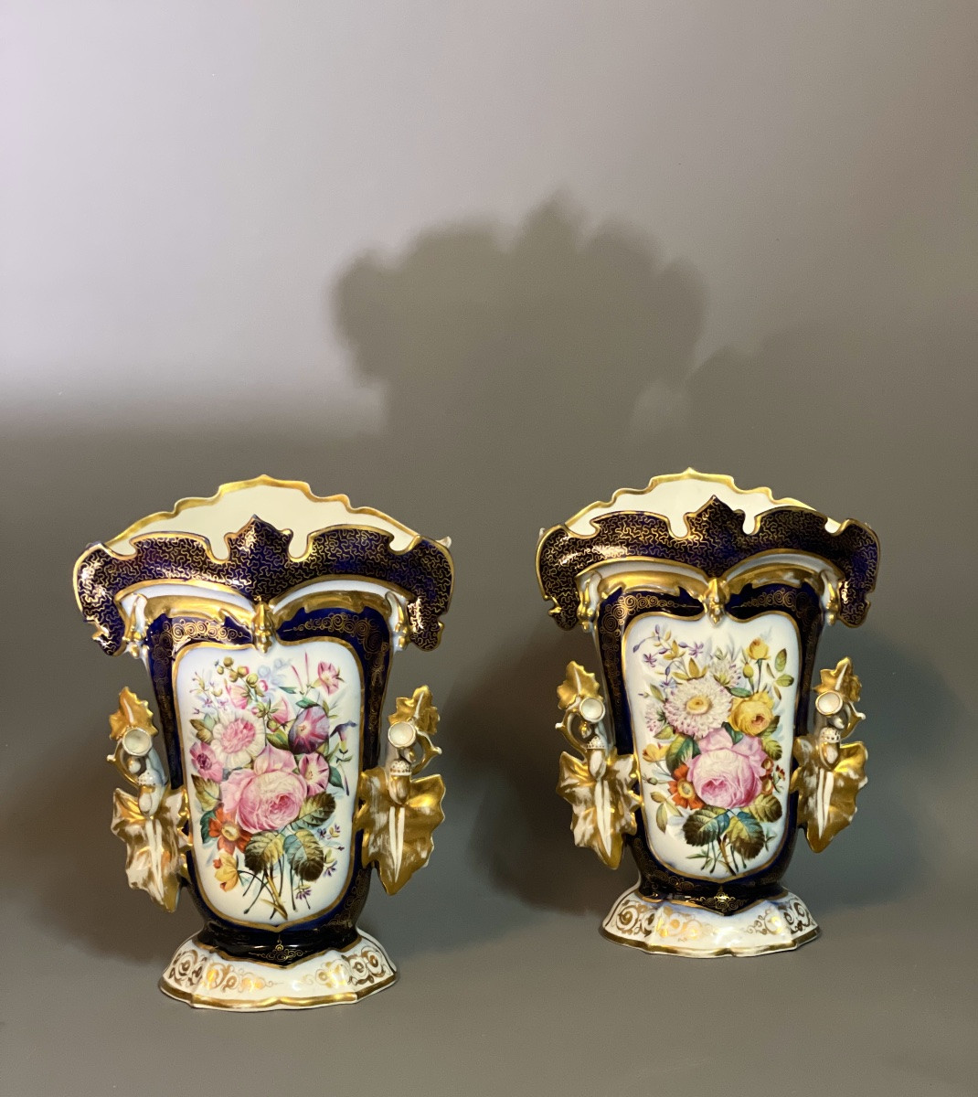 Paire de vase en porcelaine Vieux Paris polychrome XIX siècle -photo-2