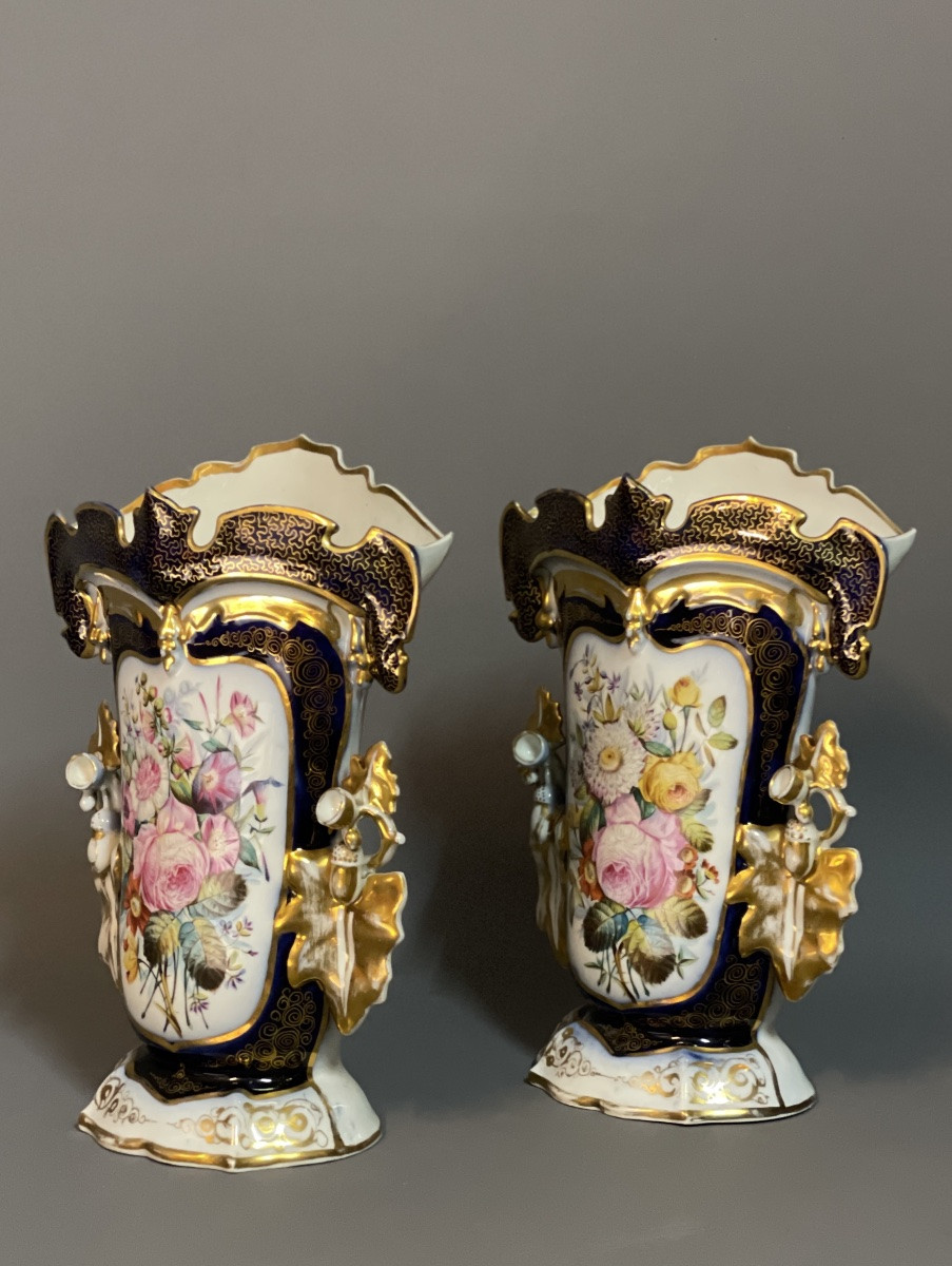 Paire de vase en porcelaine Vieux Paris polychrome XIX siècle -photo-1