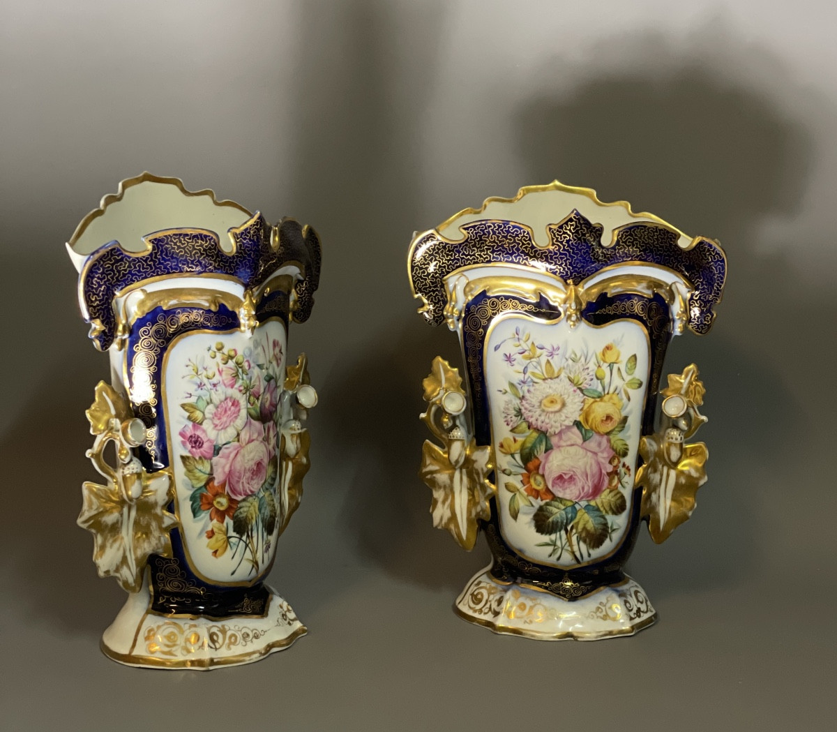 Paire de vase en porcelaine Vieux Paris polychrome XIX siècle 