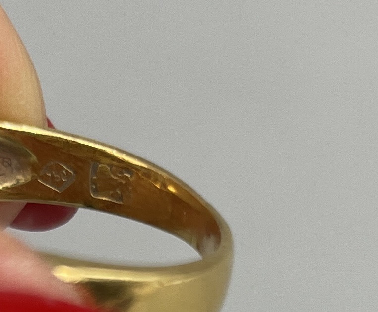 Bague en or jaune 18 carats, 750 millièmes, sertie de rubis et de diamants.-photo-6