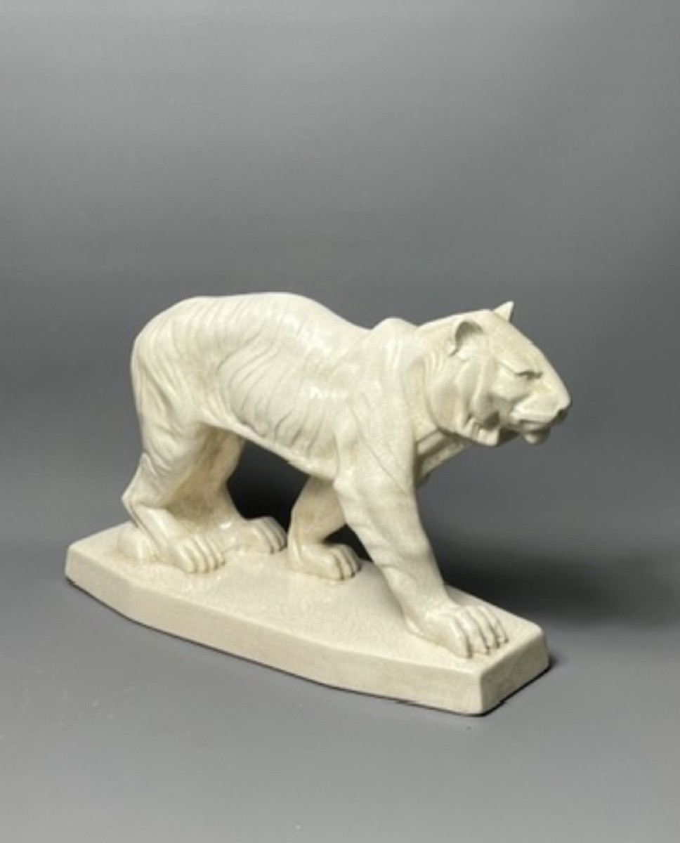 Tigre marchant en céramique craquelée, sculpture animalière Art Déco, vers 1930.-photo-1