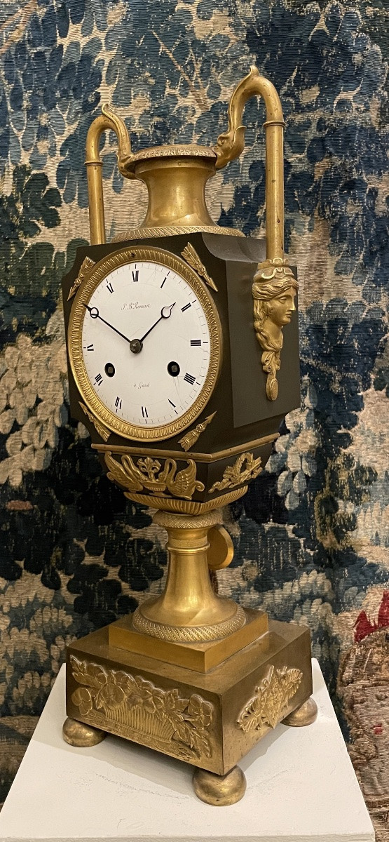 Pendule d’Époque Empire en Bronze Ciselé et Doré – Signée J.B. Roemat à Gand – Sonnerie Heures -photo-3