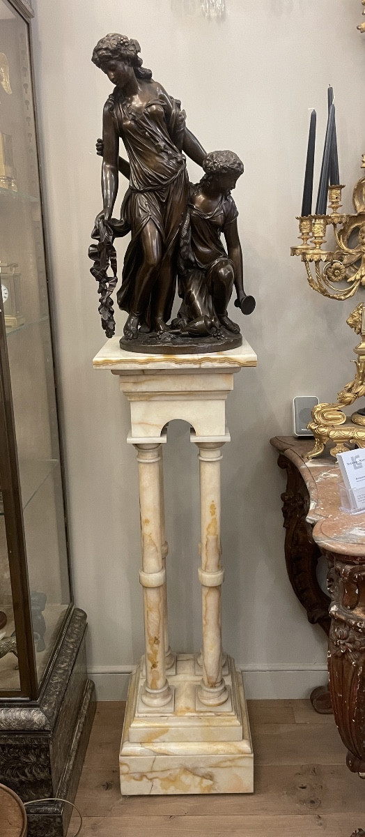 Colonne, sellette en albâtre 